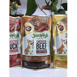 Pate cho chó vị thịt bò nướng và cà rốt trong nước sốt